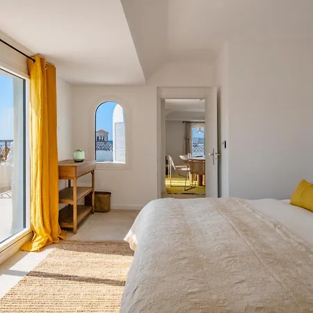 Les Pins Bed and Breakfast Κάννες