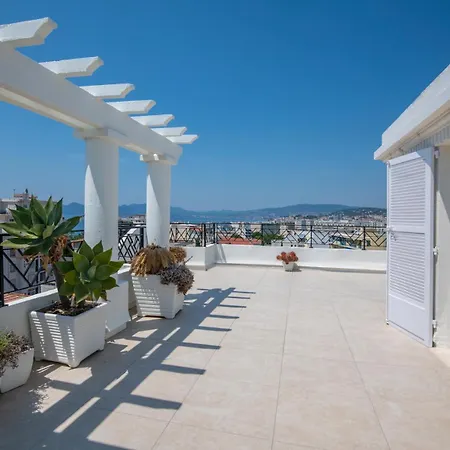 Les Pins לינה וארוחת בוקר