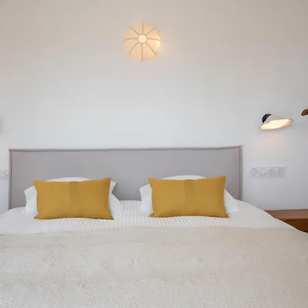 Les Pins Bed and Breakfast Κάννες