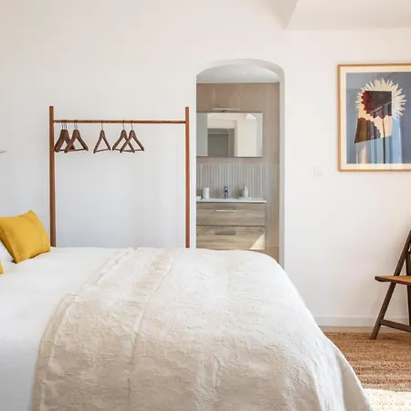 Les Pins Bed and Breakfast